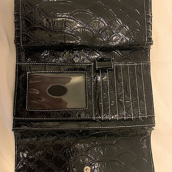 SALE 3/$20 Guess Wallet - Picture 2 of 3